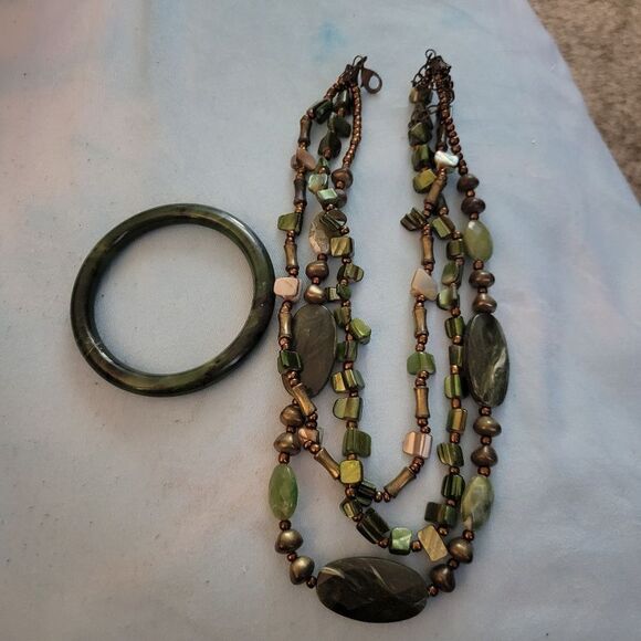 Chic Beaded Necklace and Bracelet Set - Green and Gold - Picture 1 of 6